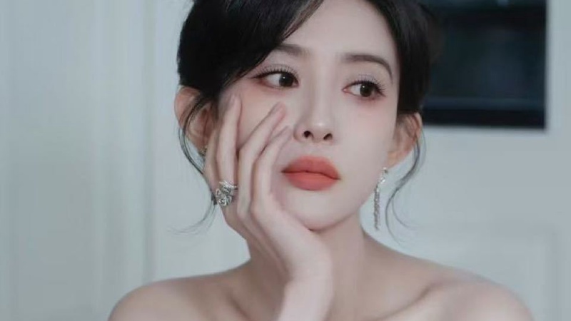 孟子义李昀锐片场耳语互动新剧未播先火预约破百万